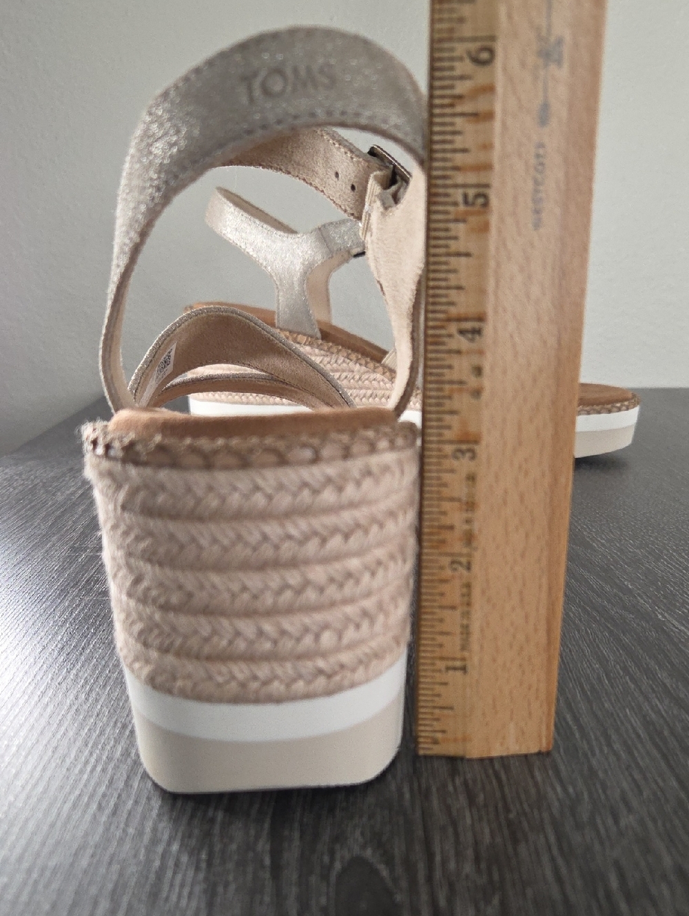 TOMS DARYA Silver Metalic Tan Platform Wedge Espadrille Sandals Size 11 - Picture 7 of 16